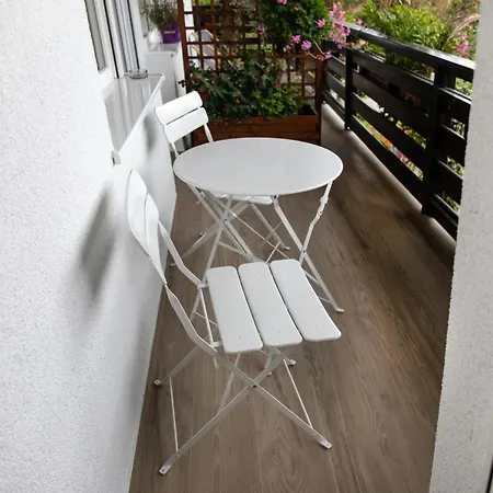Honey Apartment