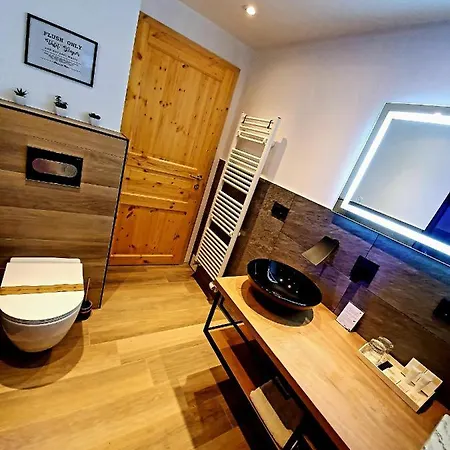 Honey Apartament Zirovnica