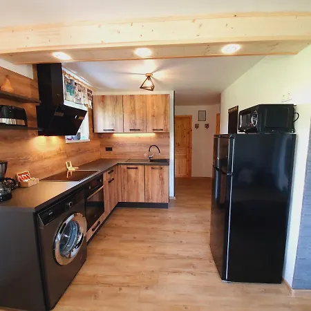 Apartment Honey Zirovnica