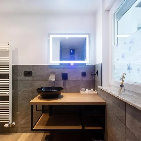 Apartment Honey Zirovnica